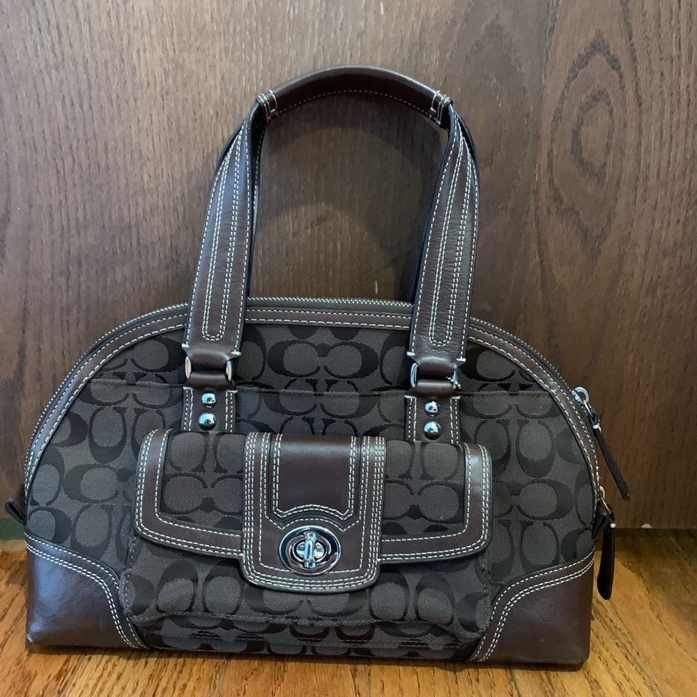 Coach handbag (almost new)